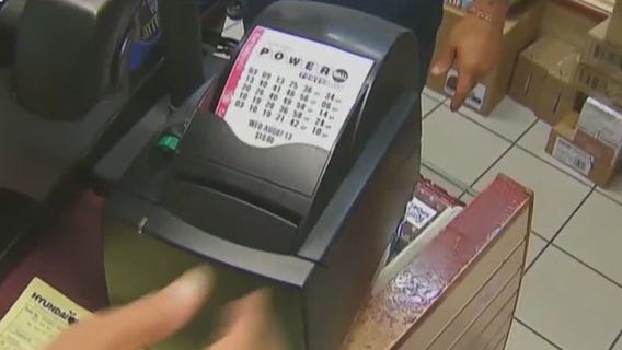 Powerball lottery soars to $925Million