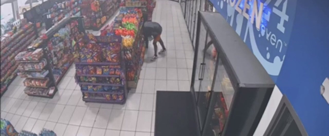 "Houston police seek suspect in armed shoplifter