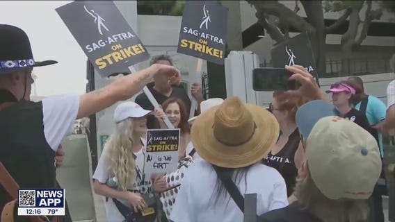 Actors calling for higher wages; Strike continues