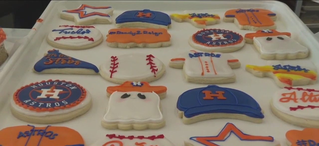 Bakery whips up Astros-inspired deserts with a spookie twist