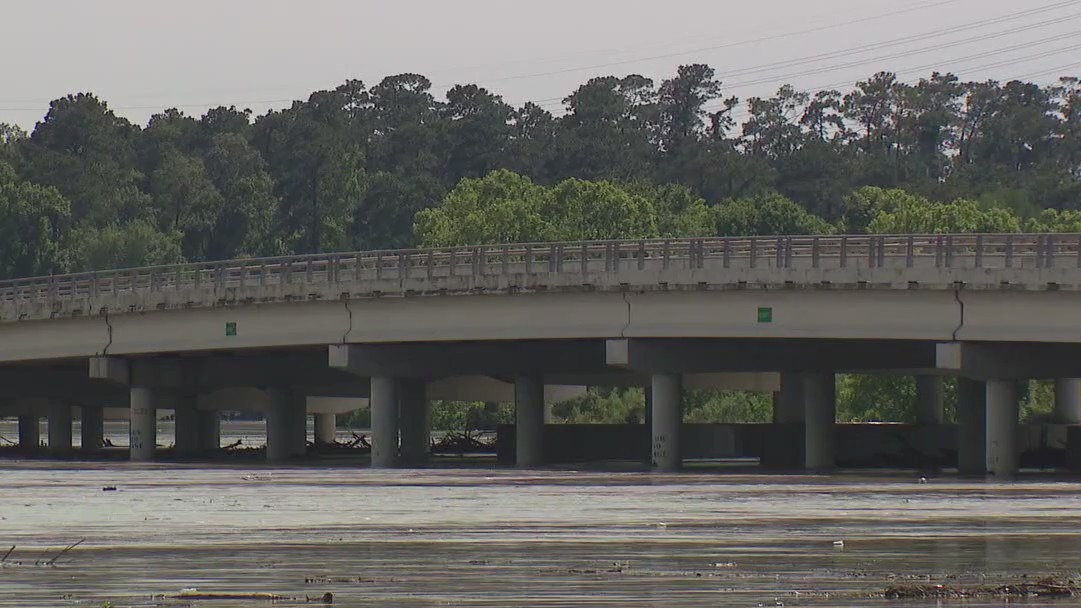 Kingwood residents evacuate for floods