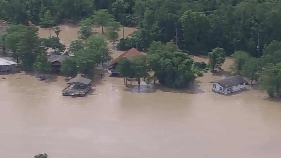 Kingwood cleanup in flood aftermath