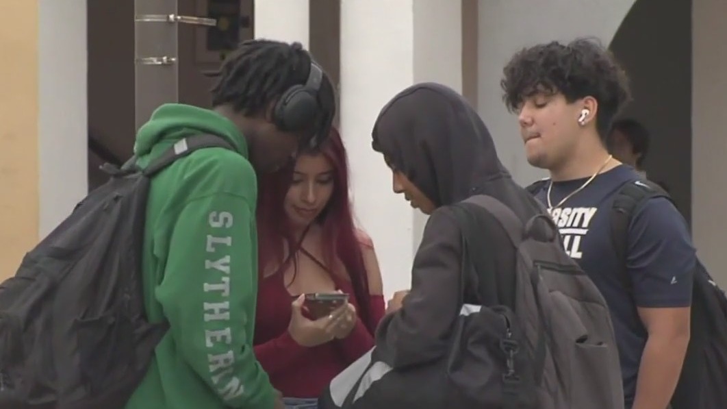 Experts release new screen time guidelines