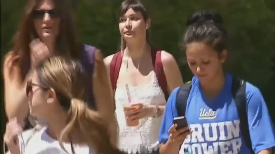 Teen girls spend 6hrs on their phones daily