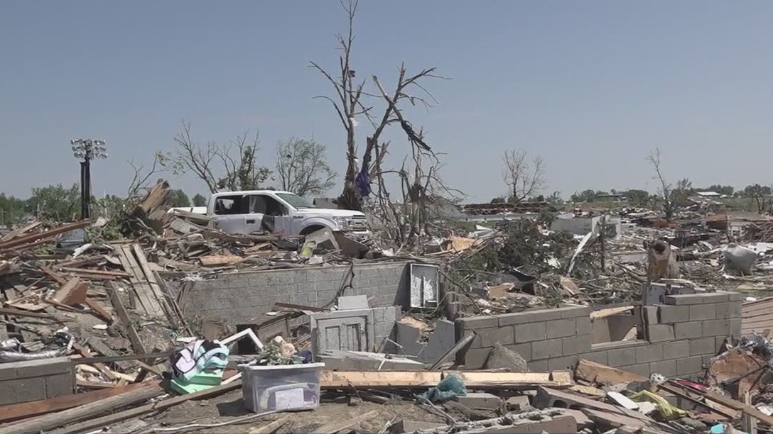 Iowa tornadoes kill at least 3, destroyed homes