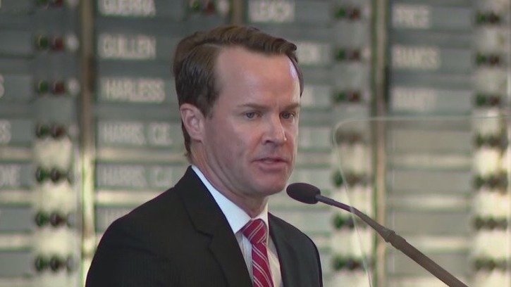 Dade Phelan keeps his seat in the Texas House