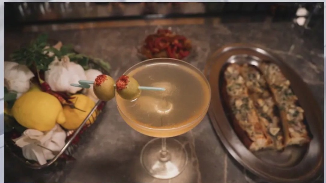 Trending: Divorce registry, garlic bread martini