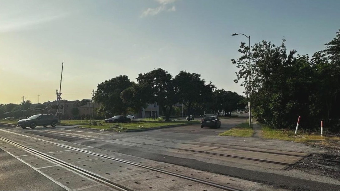 Houston hit-and-run driver injures autistic man