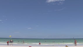 How to save on vacation using gift cards