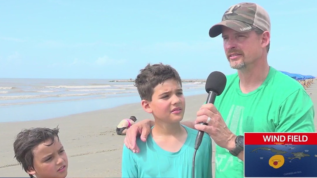 Families travel to Galveston beaches for July 4th