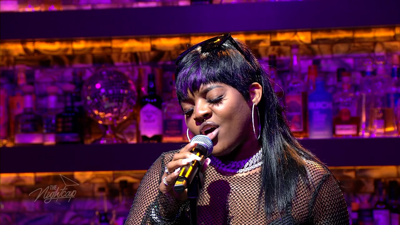 Platinum R&B Artist Inayah joins us on the couch!