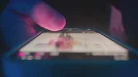 Are smartphones really listening?