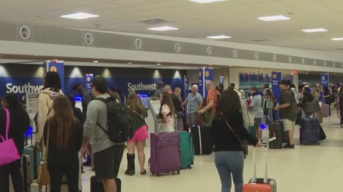 Travelers experience 'gatexiety' at Airports