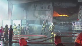 Large fire damages commercial buildings in SE Houston