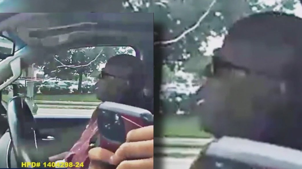 Houston man forced to withdraw cash at gunpoint