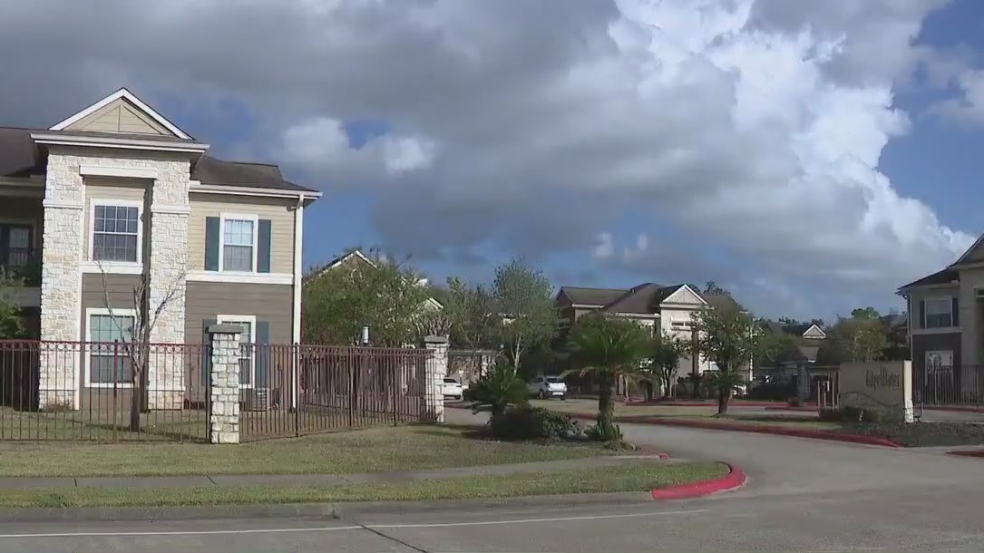 Lake Jackson apartment complex owes thousands for water, sewer services