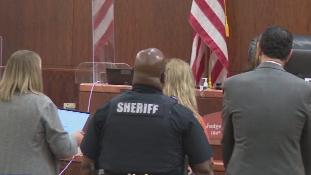 Houston mom accused of trying to sell newborn