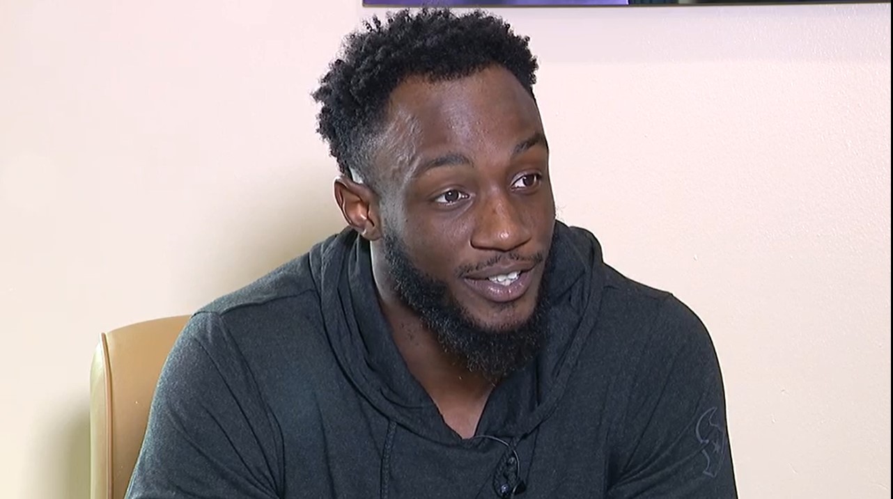 Texans LB Neville Hewitt on giving back to kids