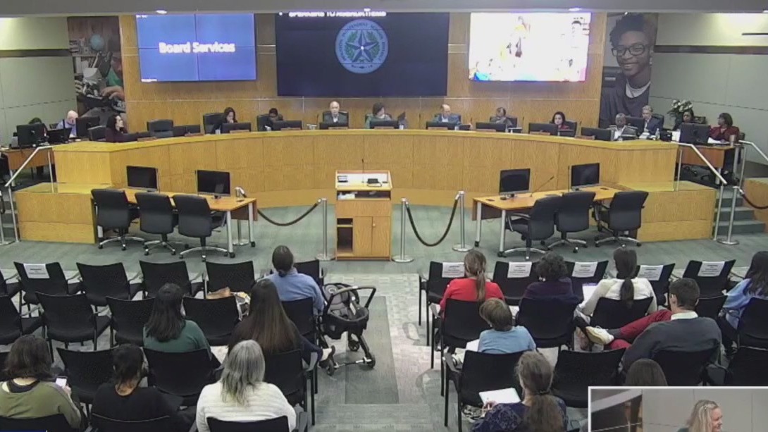 HISD students speak out against superintendent
