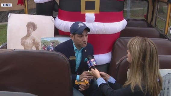 Touring River Oaks Christmas lights