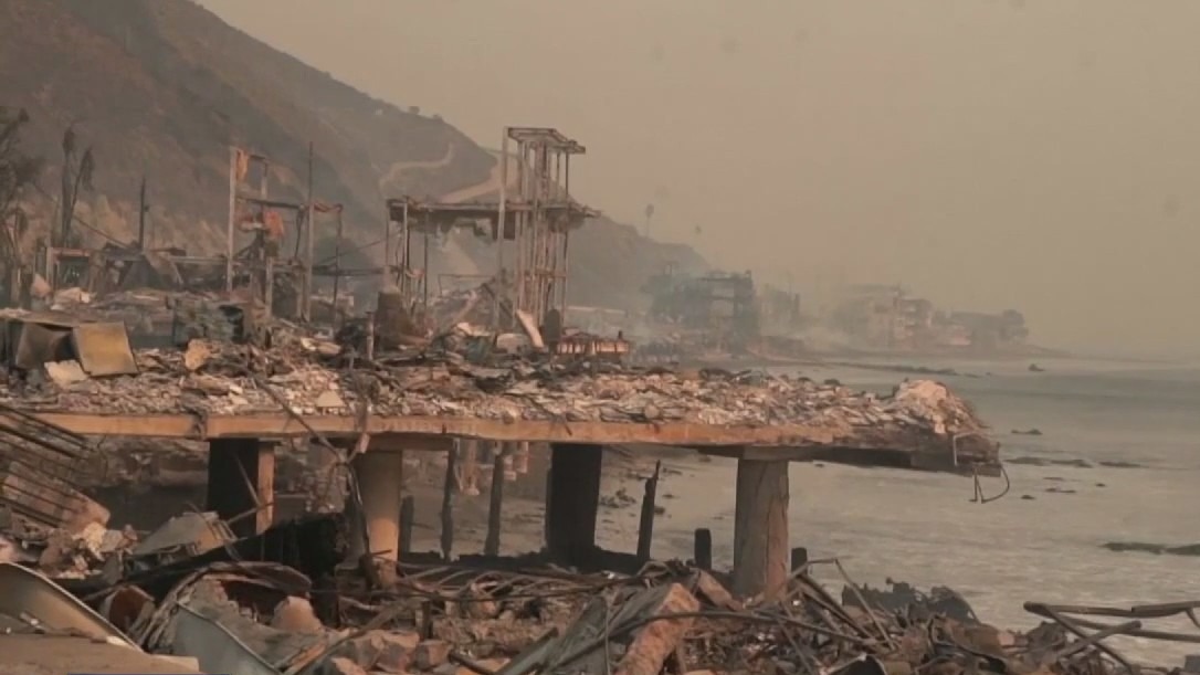 California wildfires burn more than 35,000 acres