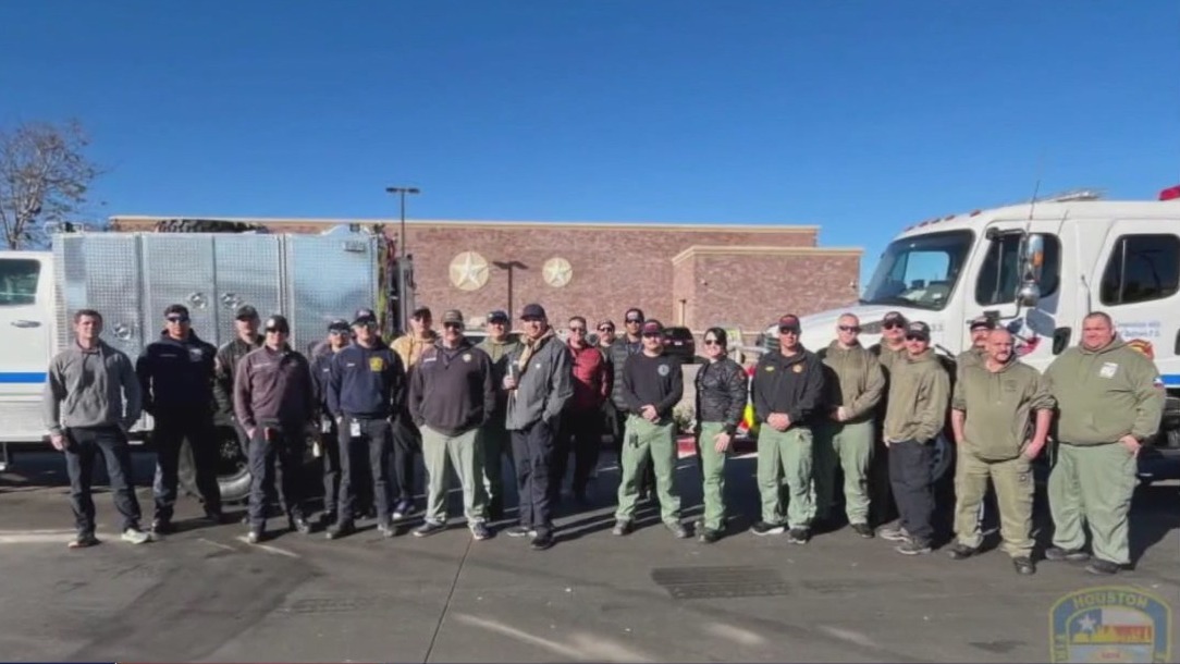 Houston-area firefighters deployed to California