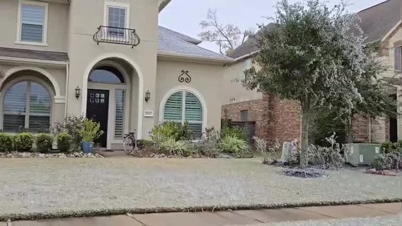 Busted pipe floods Northeast Houston neighborhood