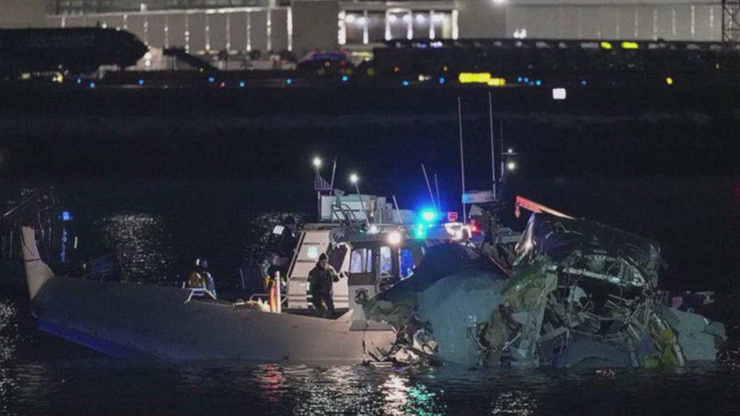 American Airlines plane crashes with Army helicopter