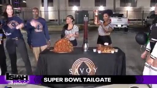 How to host a super-sized Super Bowl tailgate party�