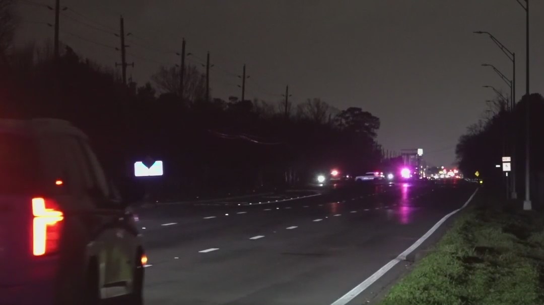 Two killed in northwest Houston rollover crash, causes major power outages