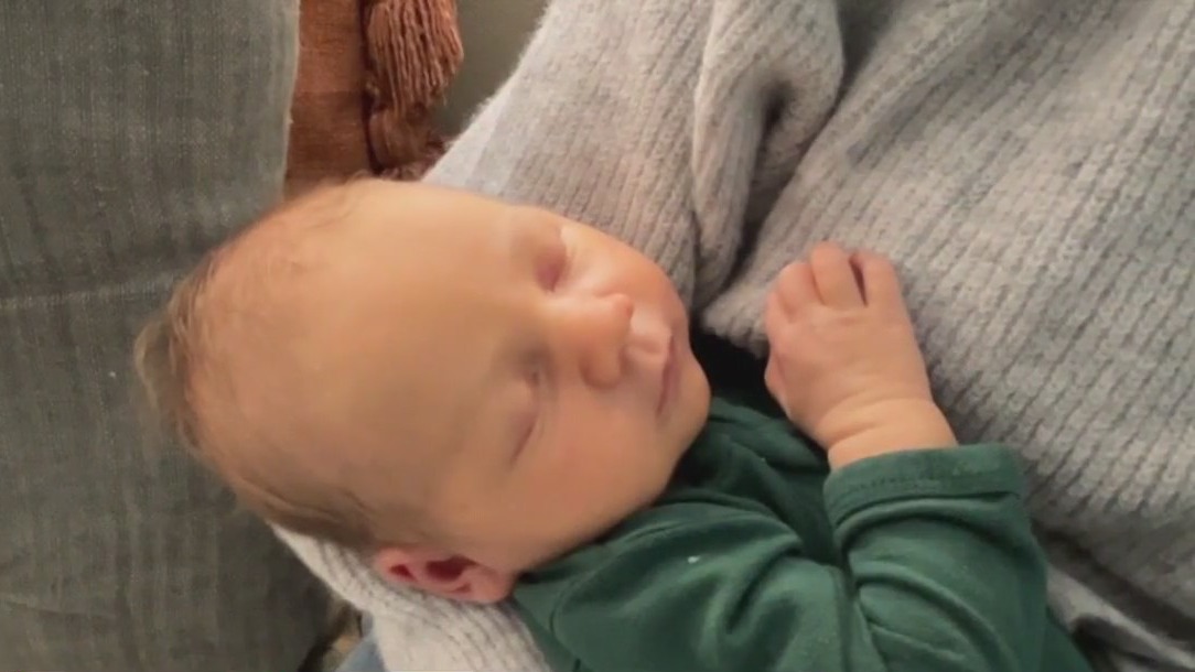 Fulshear police help deliver baby