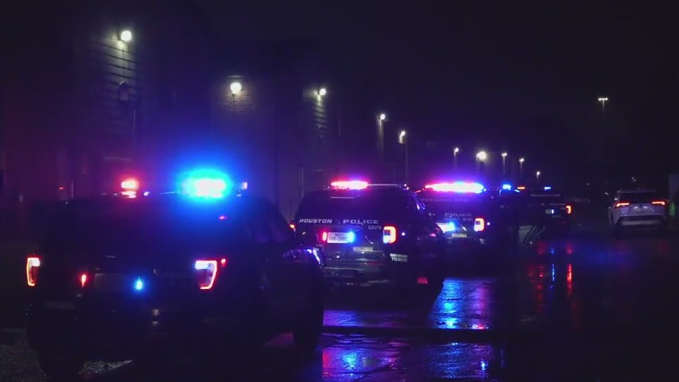 Houston teen shoots mother, sister after 'bad reaction' to edibles, officials say