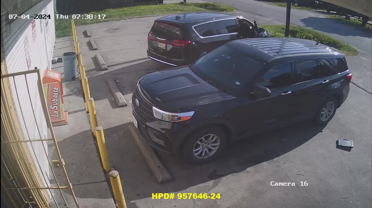 CAUGHT ON CAMERA: Shots fired during 2024 Houston aggravated robbery
