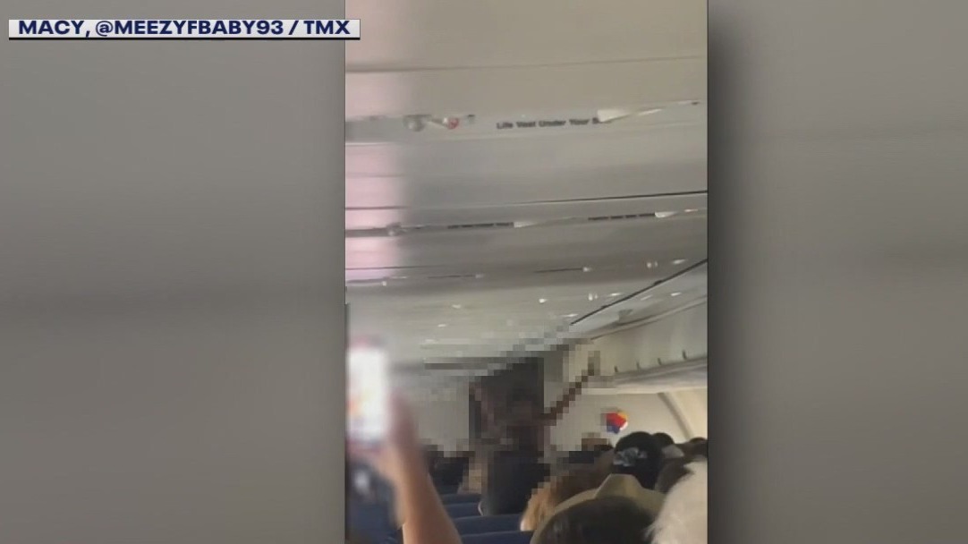 Houston: Southwest passenger strips on flight heading to Phoenix