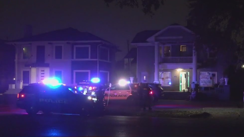 Houston: Woman arrested, accused of fatally stabbing boyfriend, police say