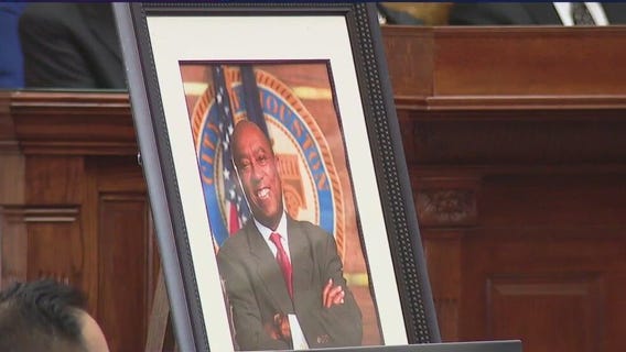 Late Rep. Sylvester Turner lies in honor at Texas State Capitol