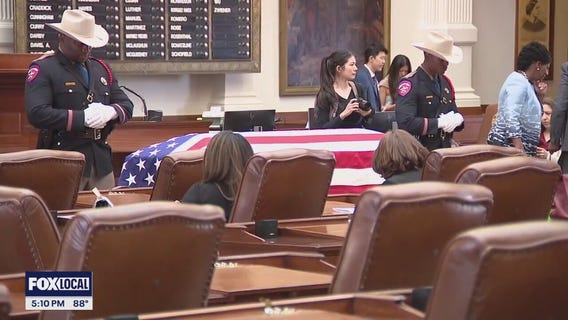 Late Congressman Sylvester Turner lies in honor in Texas House