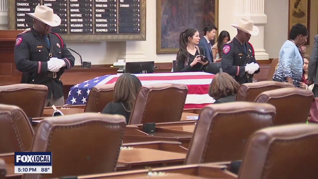 Late Congressman Sylvester Turner lies in honor in Texas House