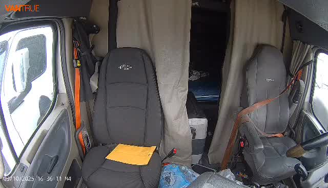 VIDEO: Thief steals computer module from truck in Houston