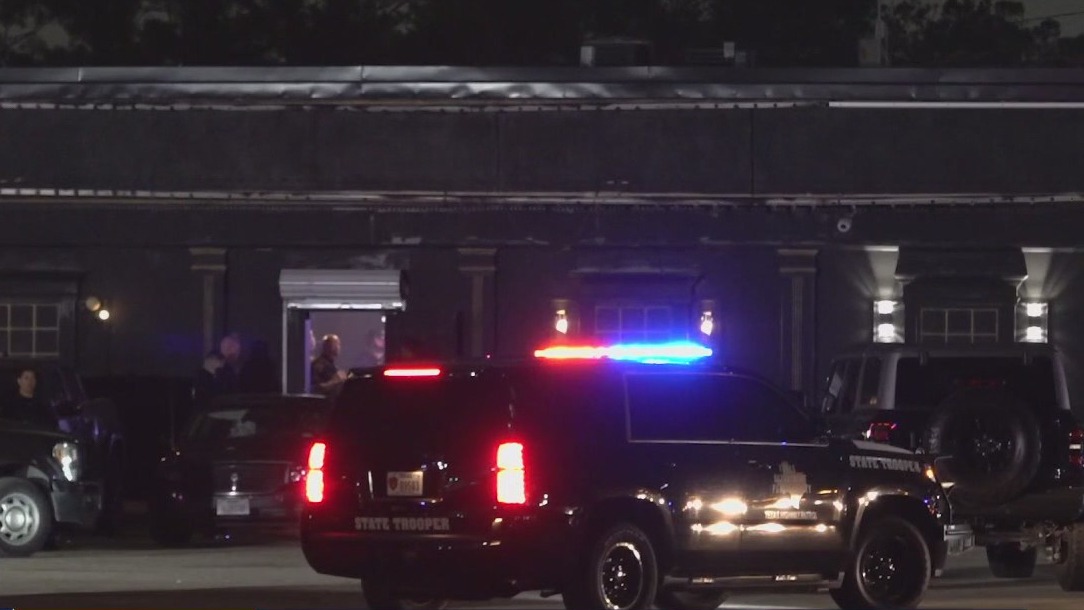 Houston police raid unlicensed strip club