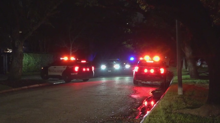 Houston: Burglary suspect shot by homeowner, police say
