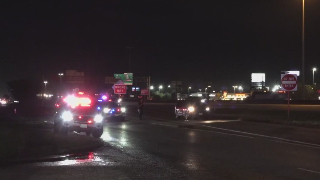 Houston: Robbery suspect hit by vehicle near East Freeway, sheriff says