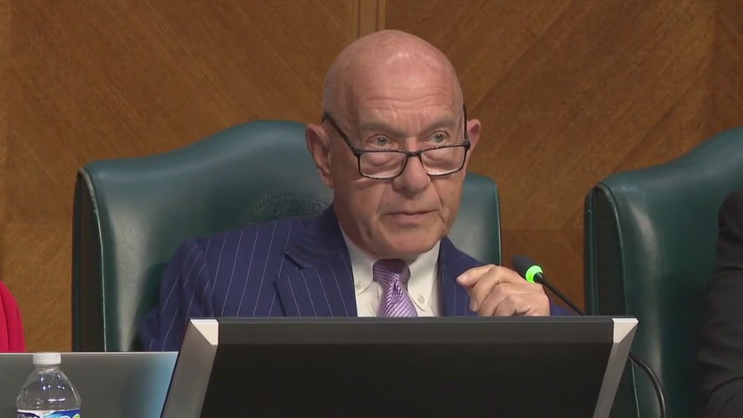 Houston mayor defends overtime pay