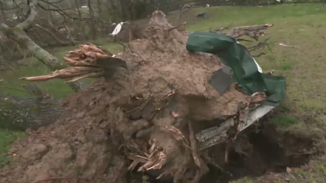 Deadly tornados, severe weather in eastern U.S.