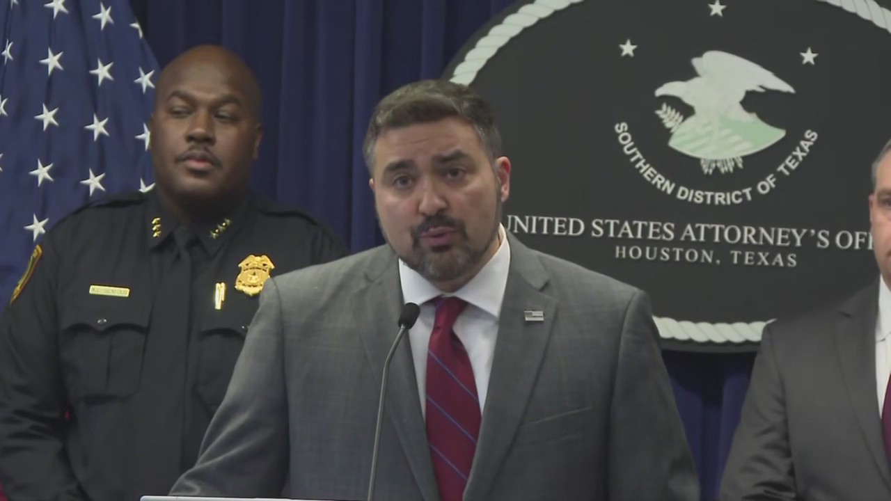 Houston Live & Local - Game Room bust, Houston Sabercats, and printer problems