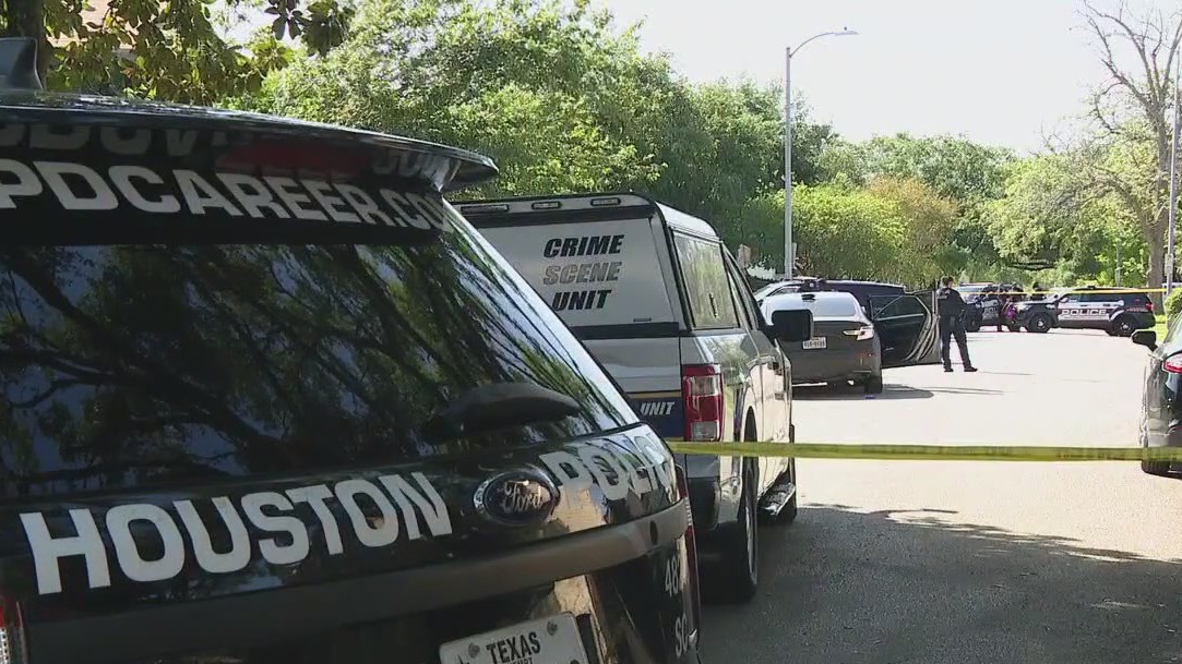 2 shootings lead to lockdowns, man killed, 2 others hurt