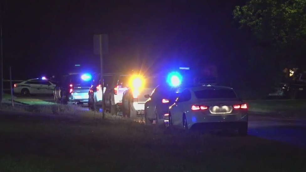Northwest Houston: Woman found fatally shot inside vehicle