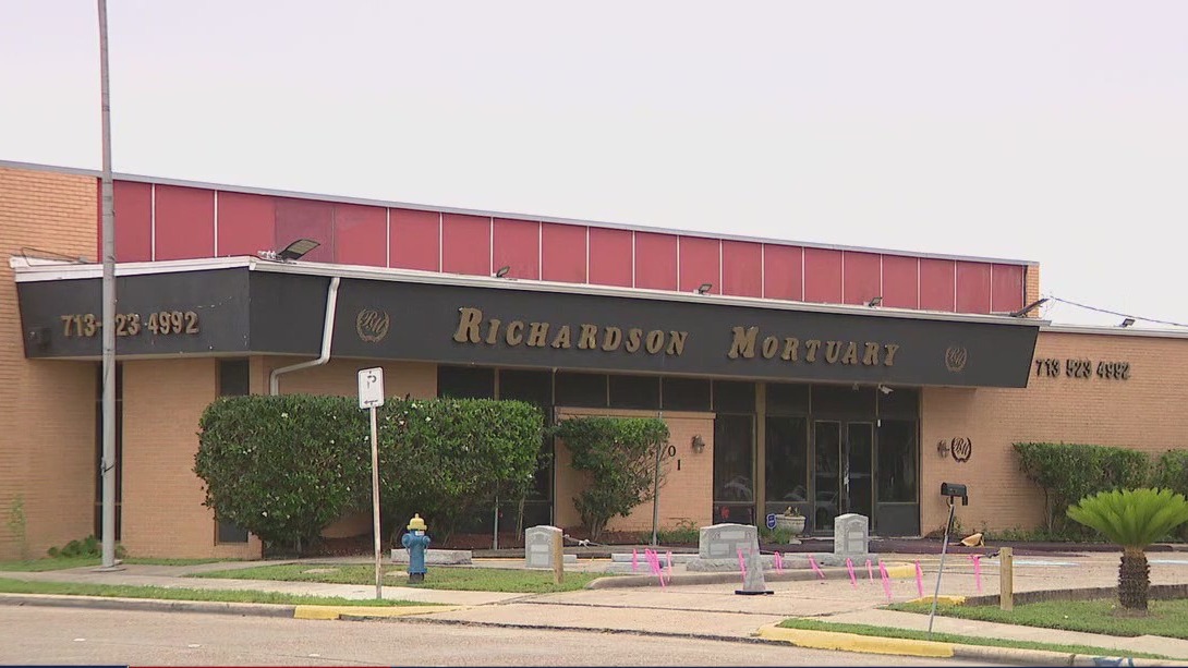 Houston-area mortuary under scrutiny