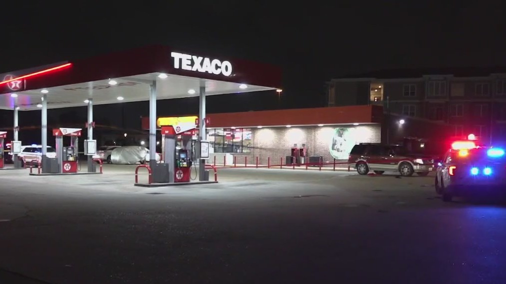 Two men shot in northwest Houston; one in critical condition, police say