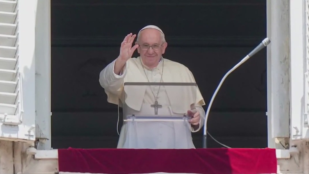 What happens when a Pope dies?